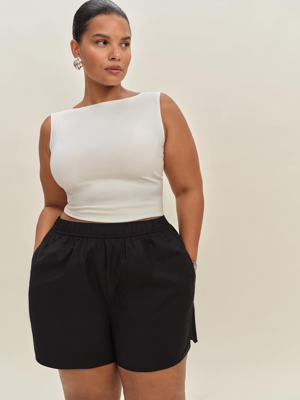 Miles Short Es - Black
