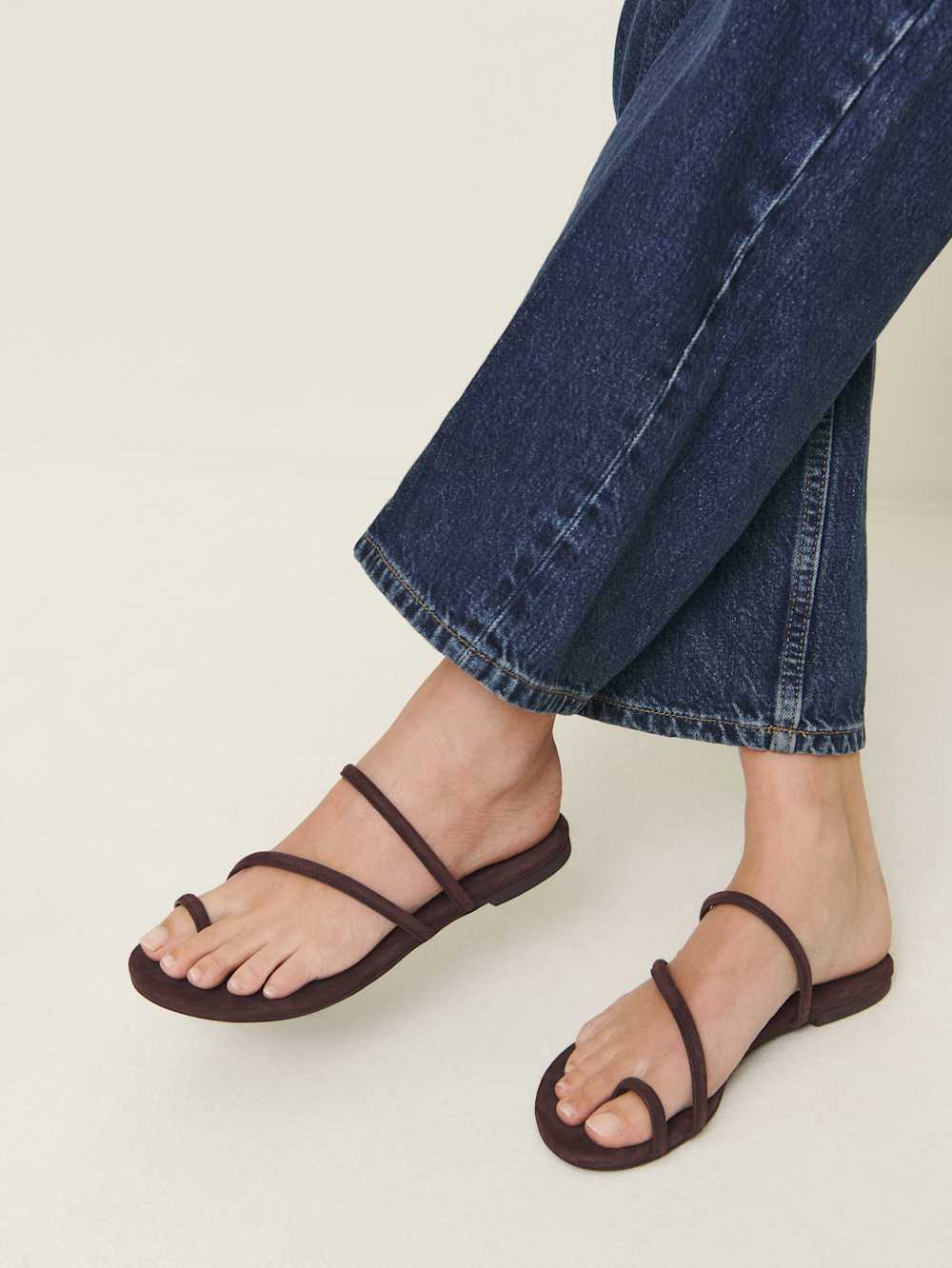 Ludo Toe Ring Strappy Flat Sandal - Espresso Suede