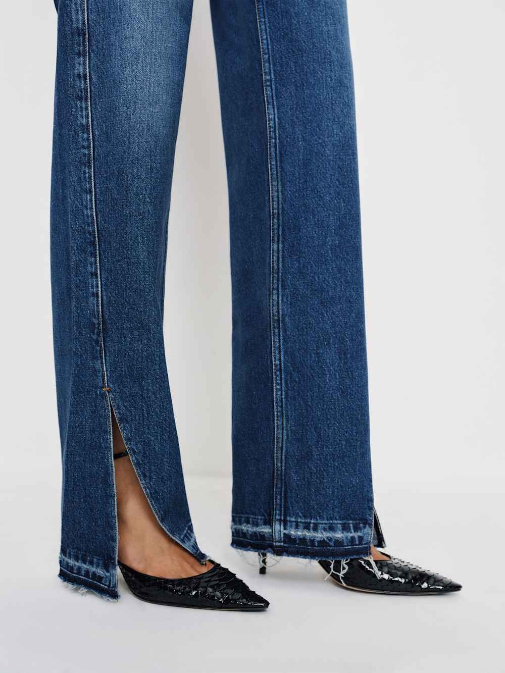 Val 90s Mid Rise Straight Jeans - Maggiore Vented Let Down Hem