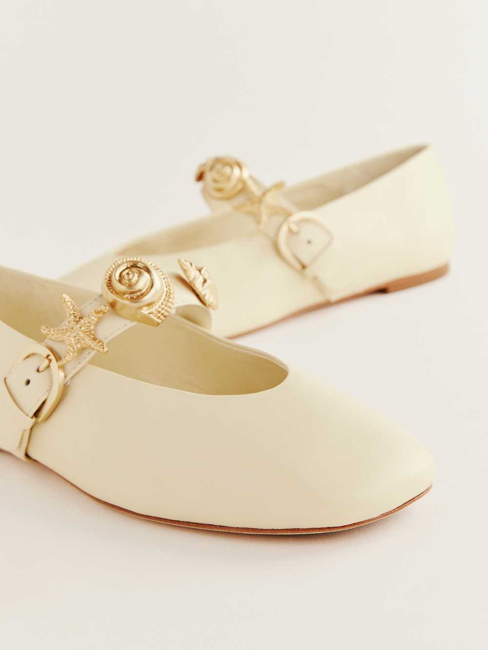 Bethany Ballet Flat - Cream Puff Shells