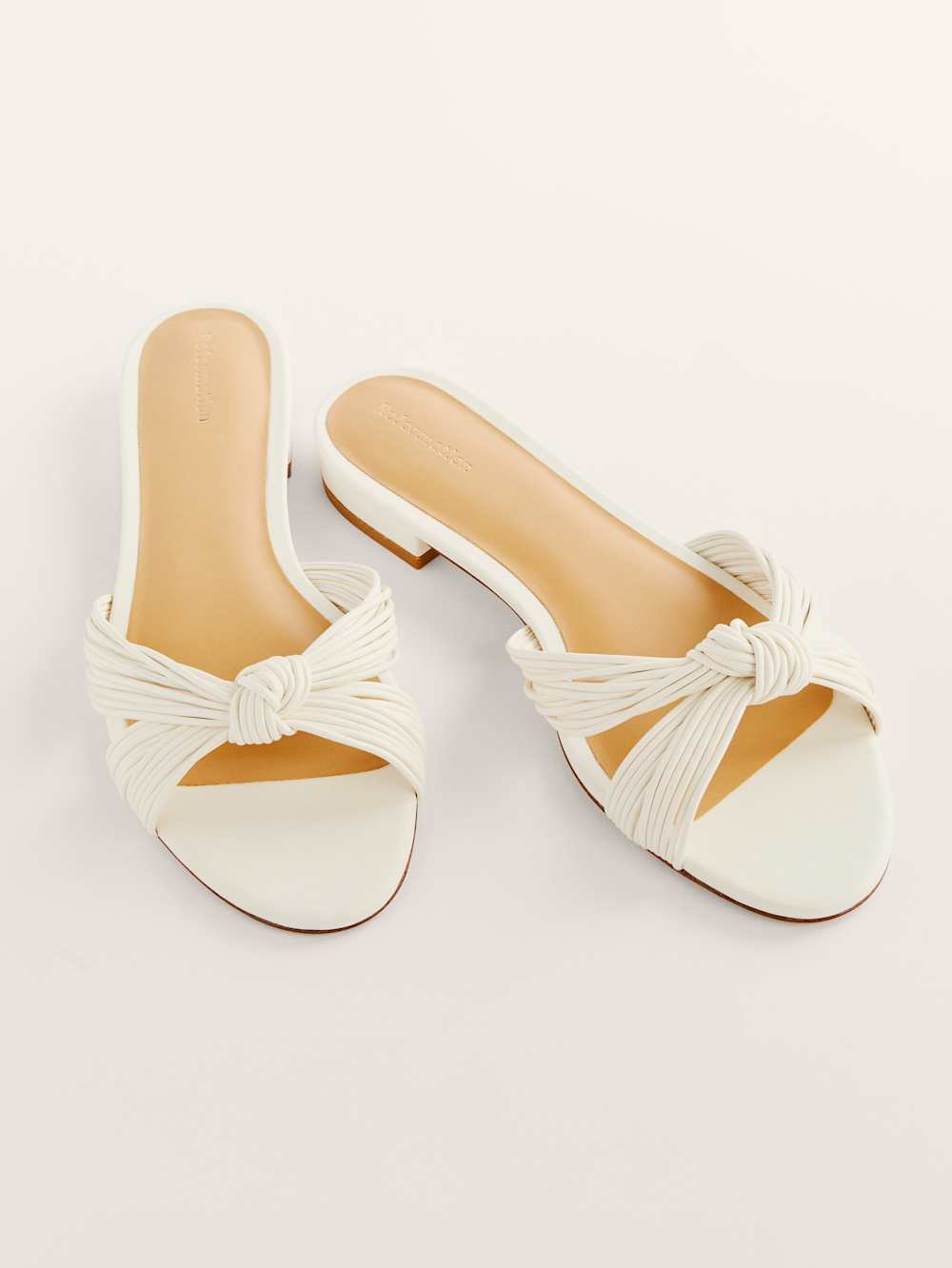 Peridot Mignon Knot Flat Sandal - White