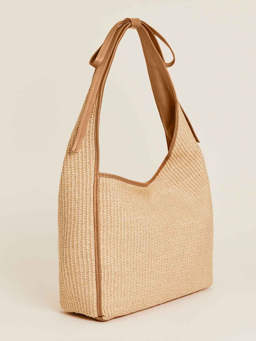 Medium Vittoria Tote Bag - Natural Raffia