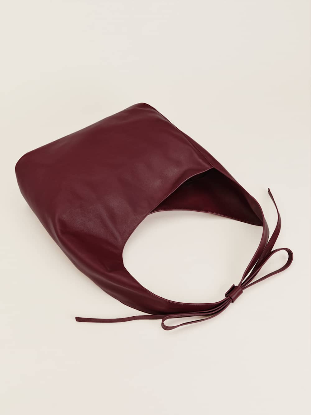Medium Vittoria Tote Bag - Cremisi
