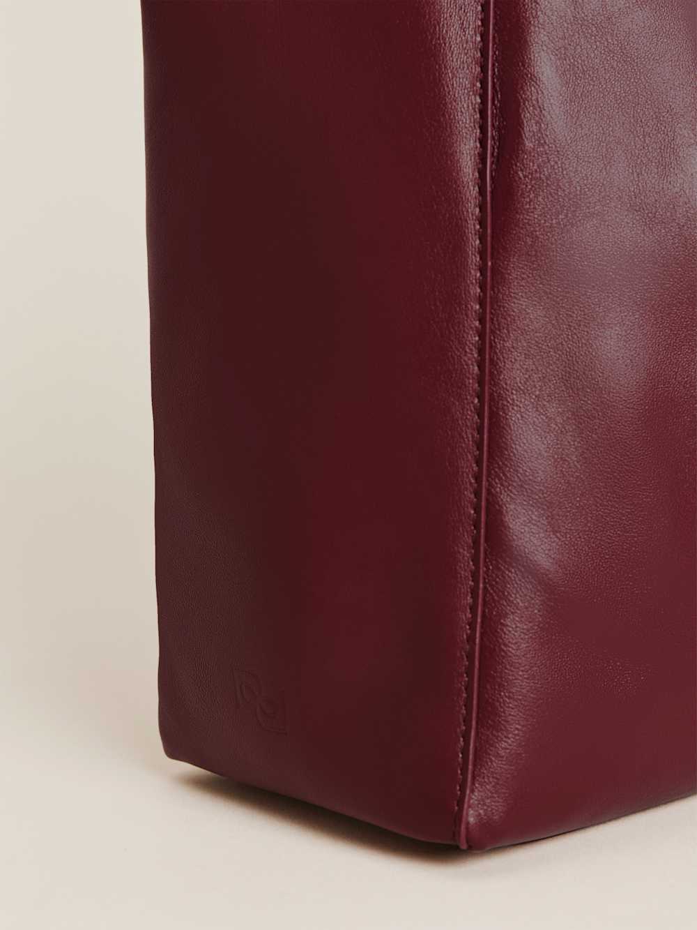 Medium Vittoria Tote Bag - Cremisi