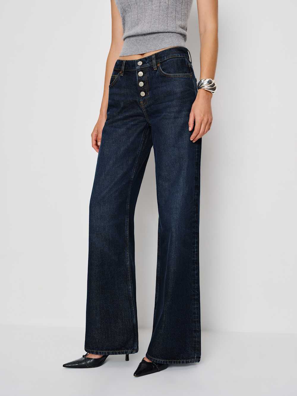 Cary Low Rise Slouchy Wide Leg Jeans - Ahurani Exposed Shanks