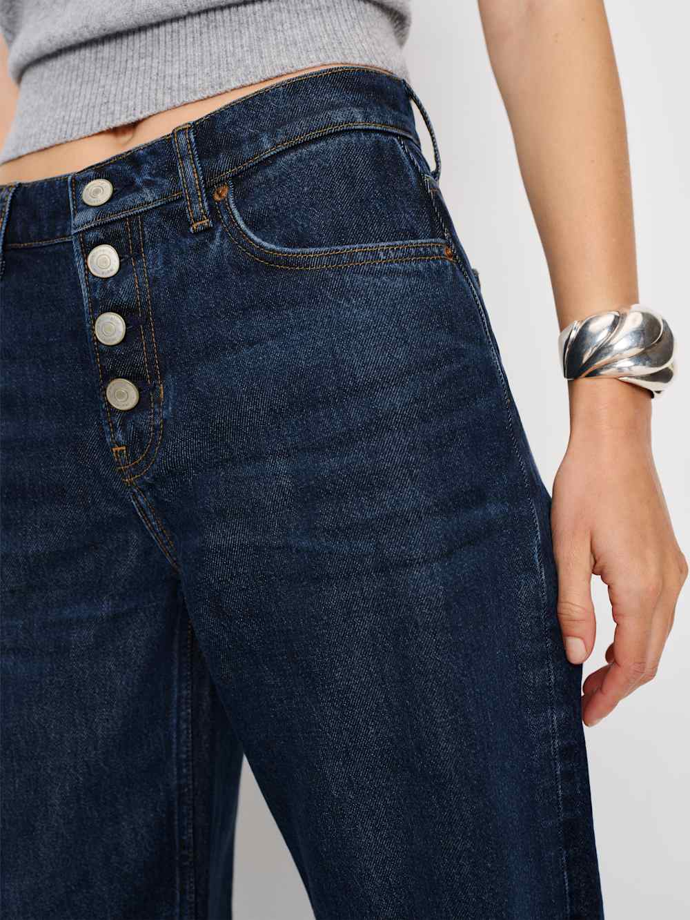 Cary Low Rise Slouchy Wide Leg Jeans - Ahurani Exposed Shanks