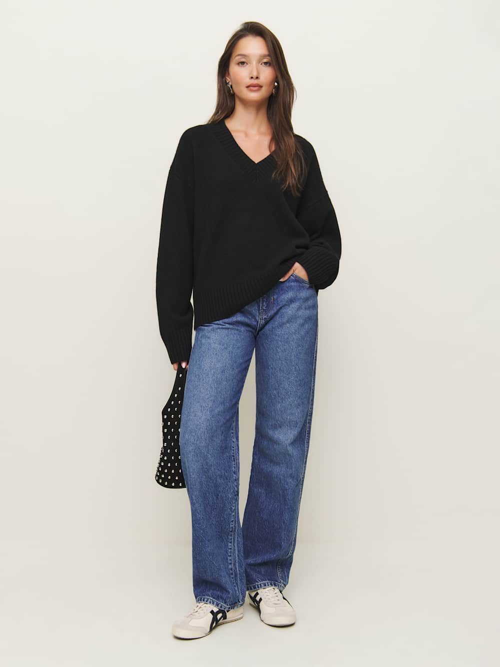 Jadey Cashmere Oversized V-neck Sweater - Black