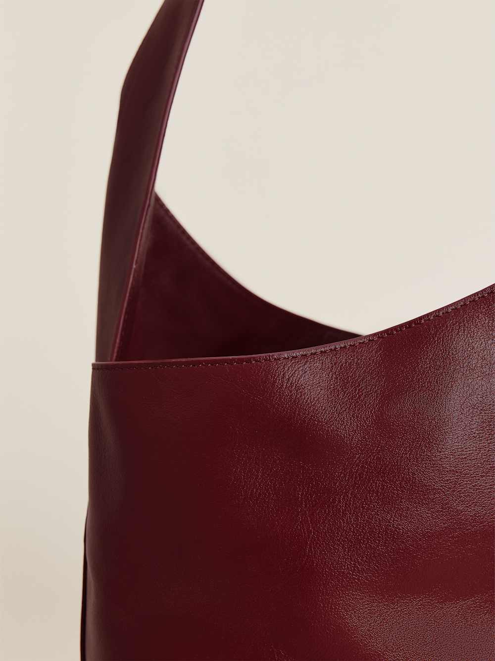 Medium Silvana Bucket Bag - Cremisi