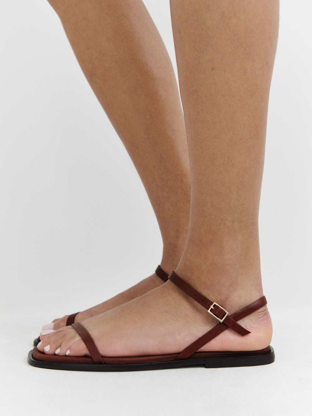 Lake Flat Sandal - Walnut Leather