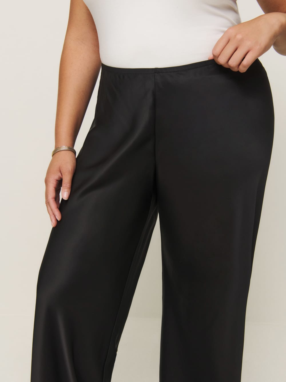 Gale Satin Mid Rise Bias Pant Es - Black