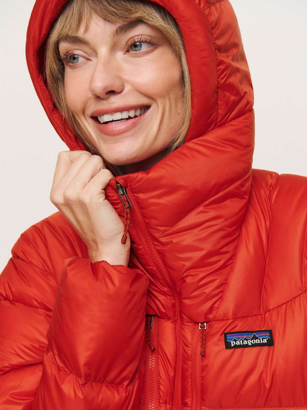 Patagonia W's Fitz Roy Down Hoody - Madder Red