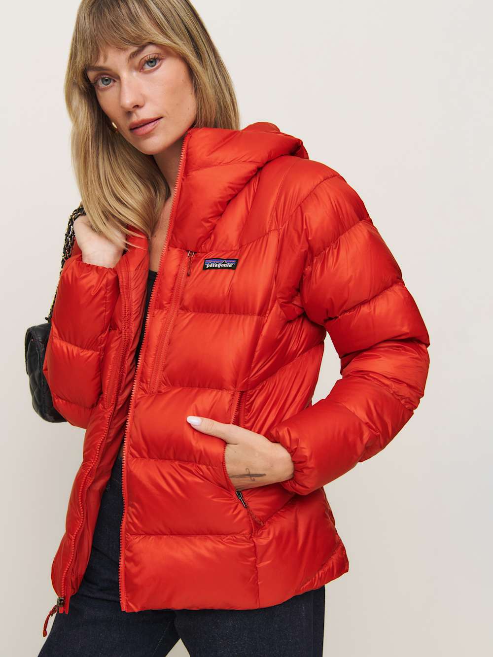 Patagonia W's Fitz Roy Down Hoody - Madder Red