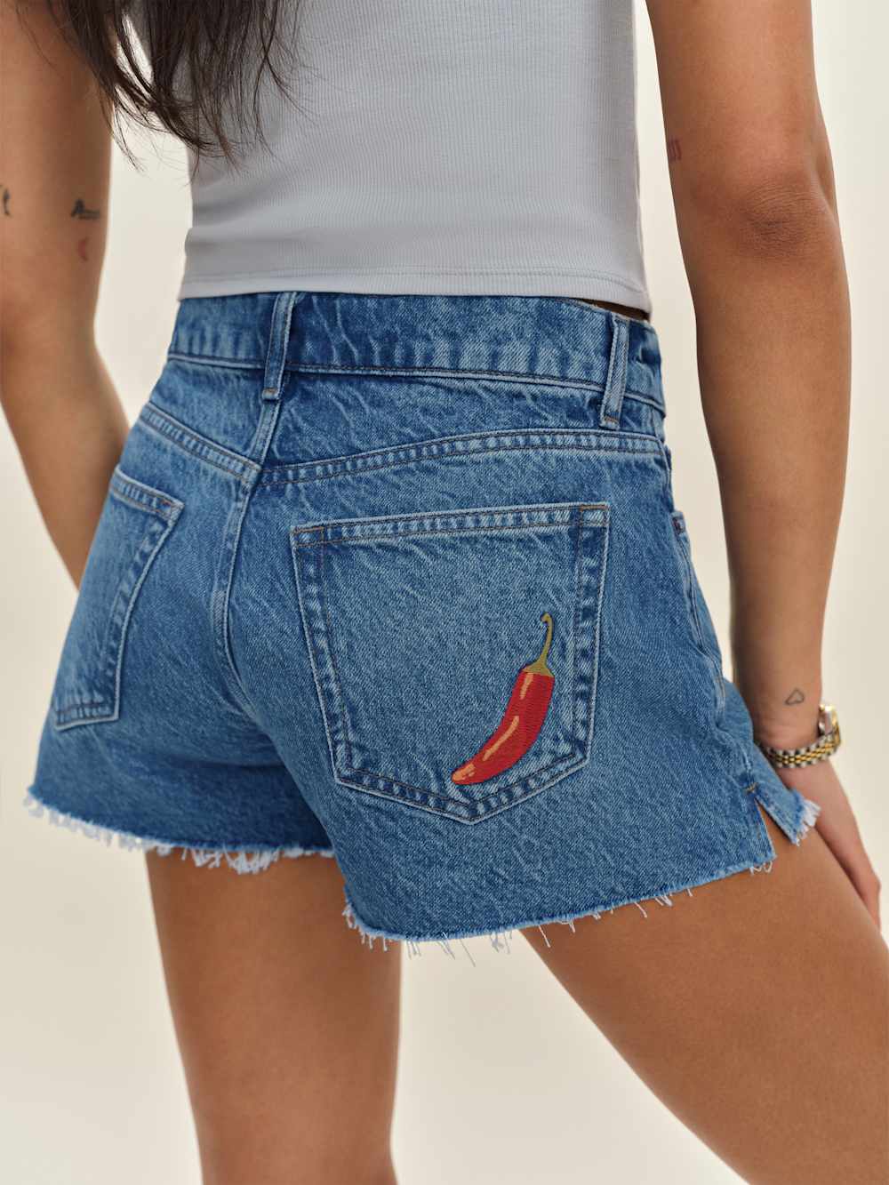 Sutton Low Rise 2.5” Slouchy Jean Shorts - Pelican Pepper Embroidery