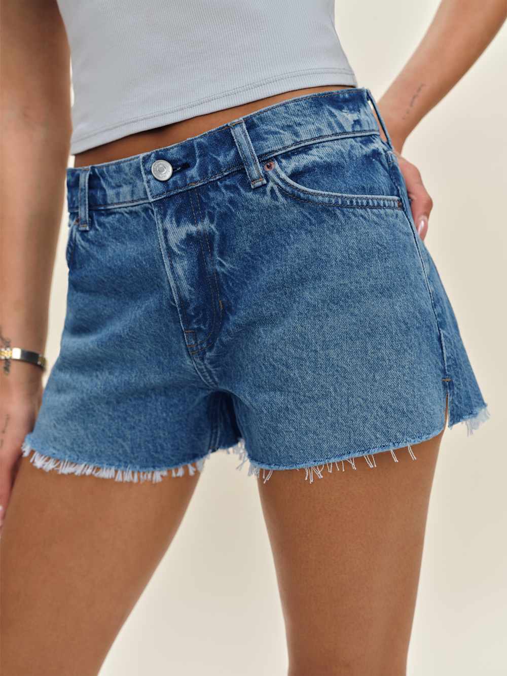 Sutton Low Rise 2.5” Slouchy Jean Shorts - Pelican Pepper Embroidery