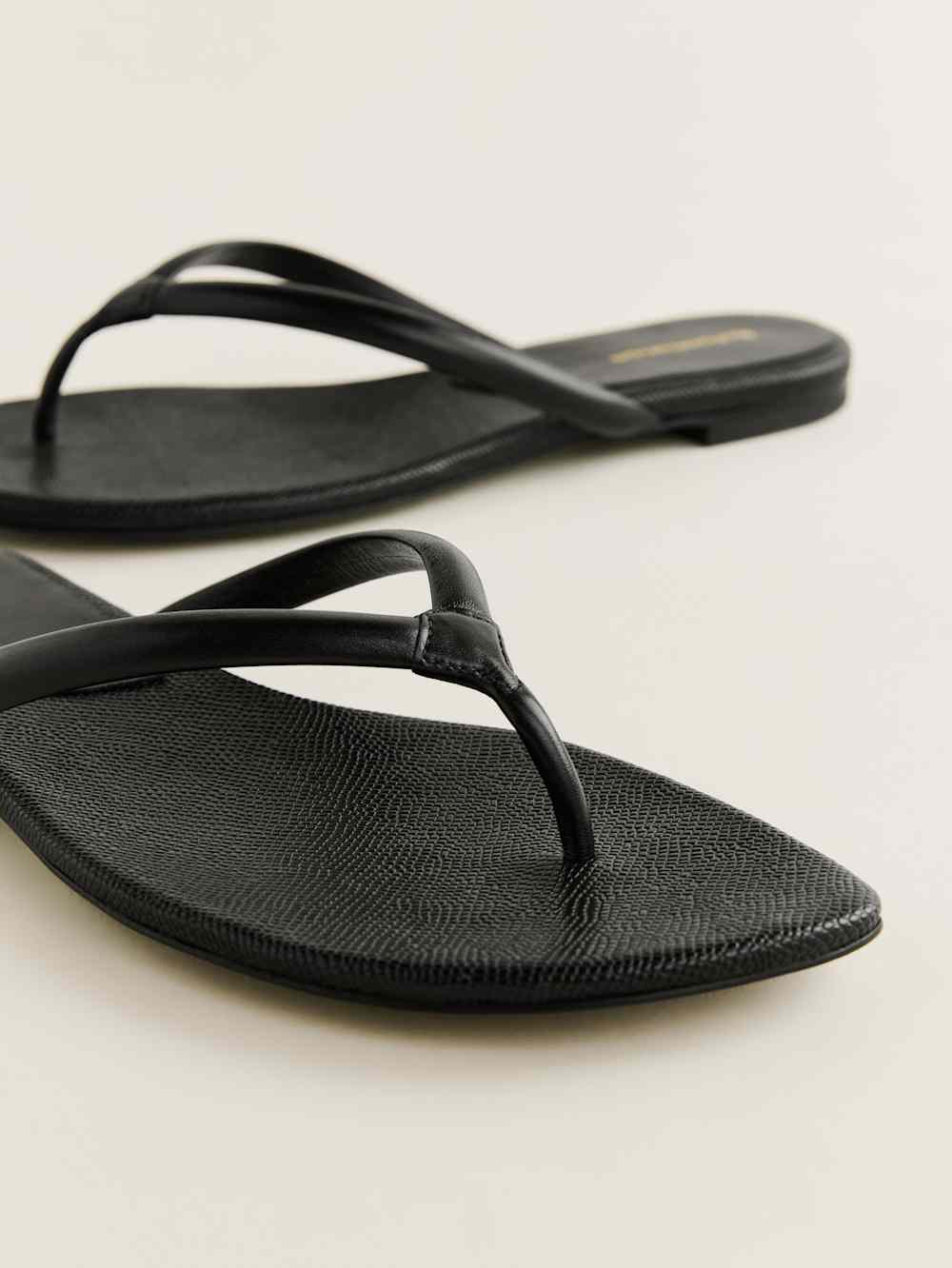 Onyx Thong Sandal - Black Snake