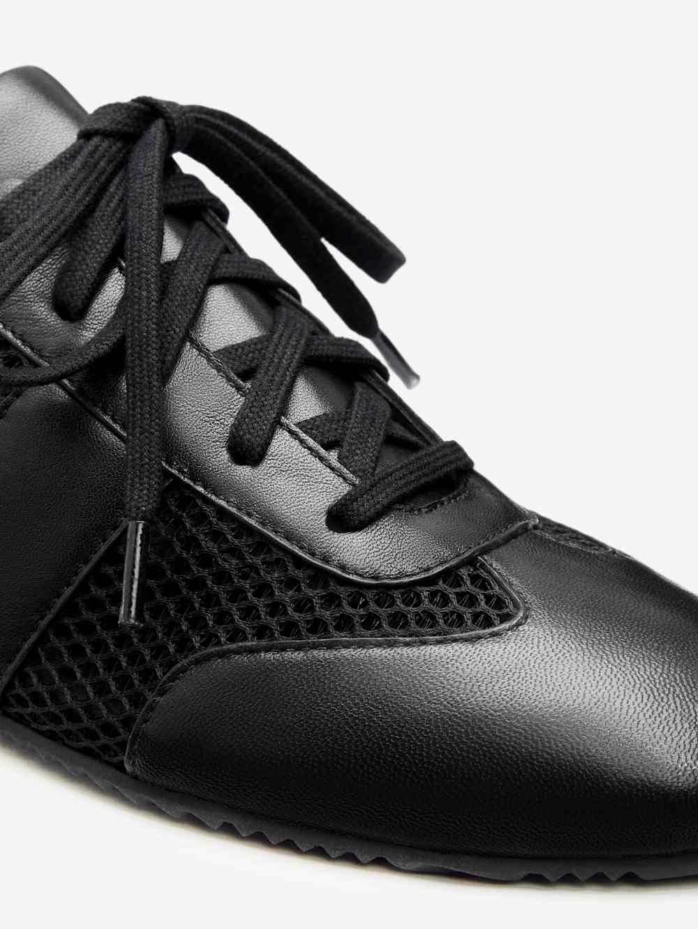 Terra Sneaker - Black Sporty Mesh