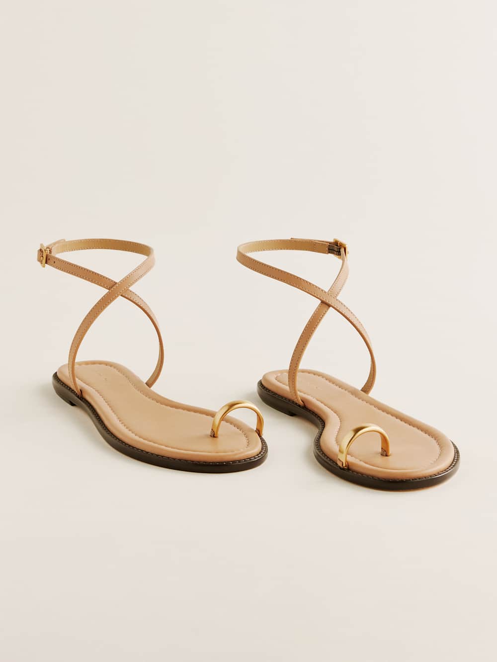 Cindy Flat Sandal - Buff Leather
