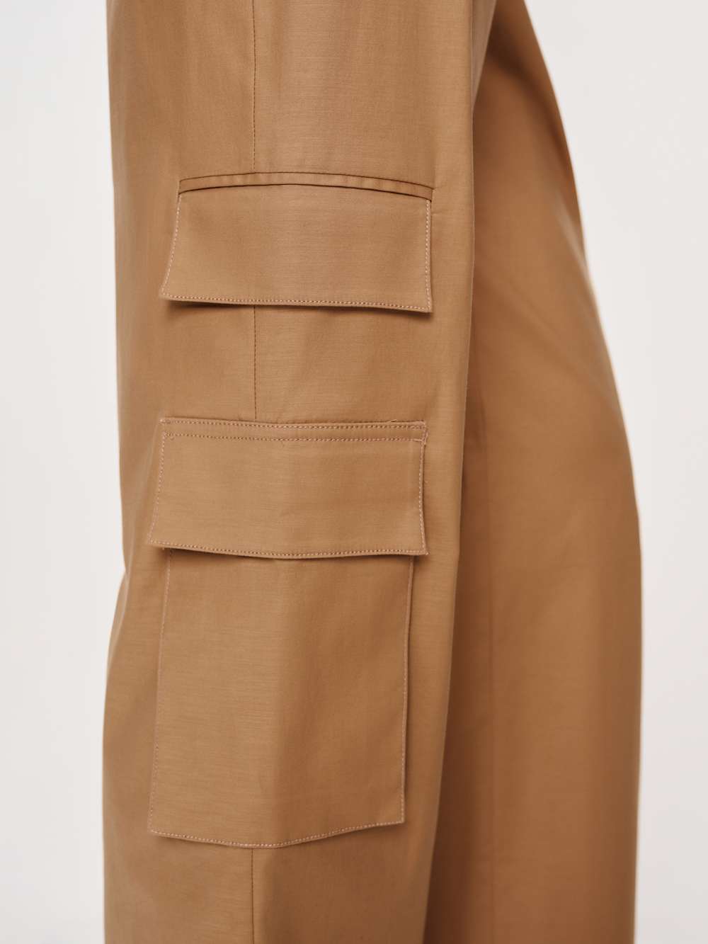Vida Poplin Low Rise Cargo Pant - Peanut