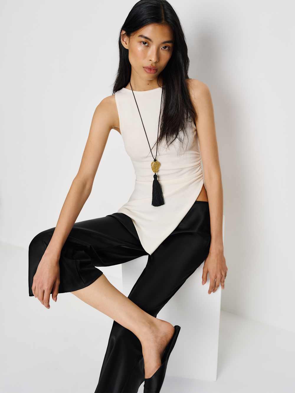 Gale Satin Mid Rise Capri Pant - Black